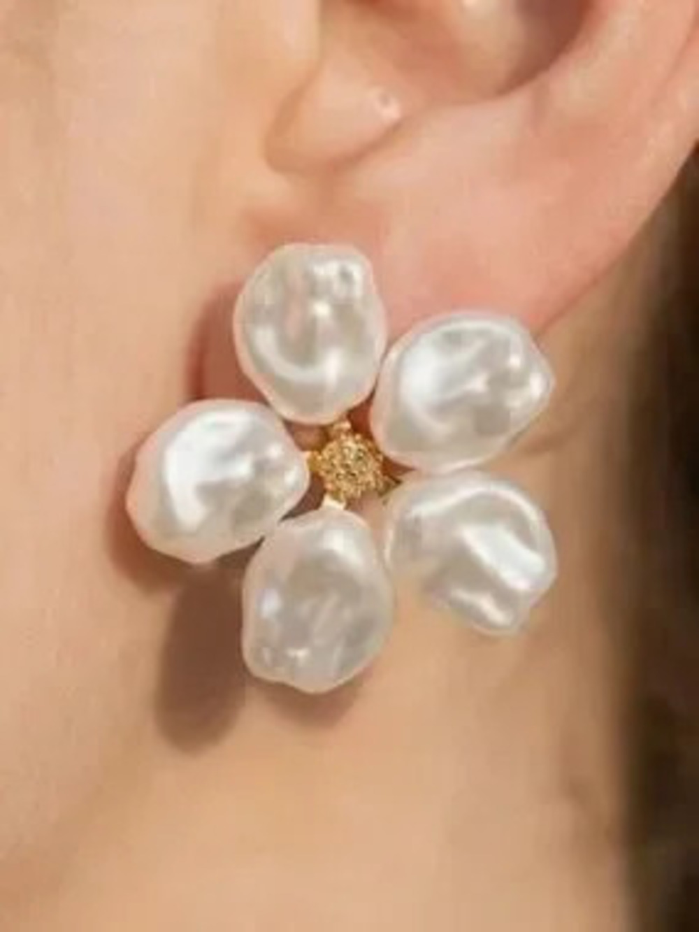 Chunky Pearl Flower Earrings (9716)